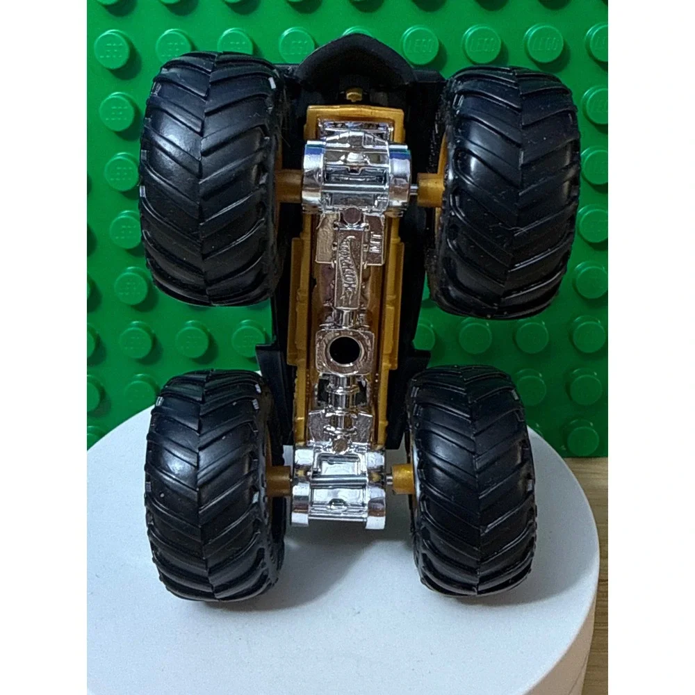 Hot Wheels Monster Trucks Loco Punk Gold Black Steampunk Train Diecast 1:64